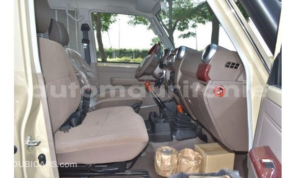 Buy Import Toyota Land Cruiser Beige Car in Import - Dubai in Adrar Buy Import Toyota Land Cruiser Beige Car in Import - Dubai in Adrar