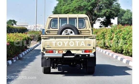 Buy Import Toyota Land Cruiser Beige Car in Import - Dubai in Adrar Buy Import Toyota Land Cruiser Beige Car in Import - Dubai in Adrar