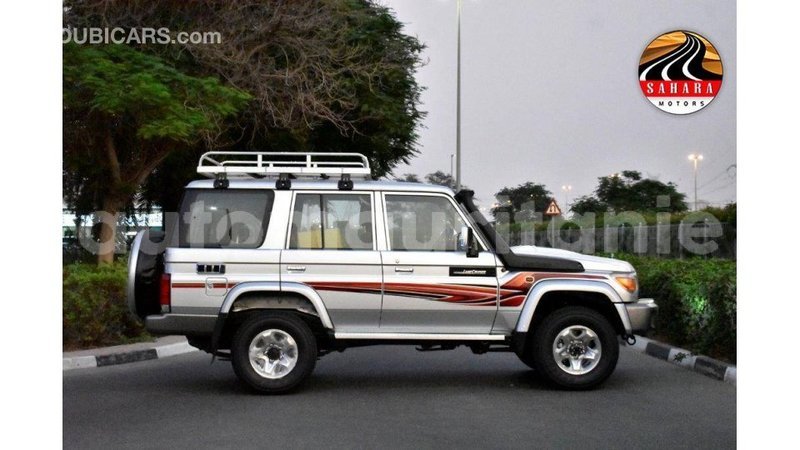 Big with watermark toyota land cruiser adrar import dubai 1987