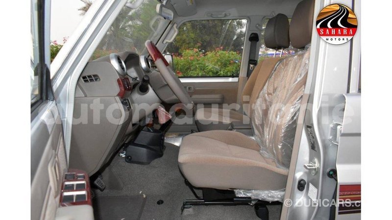 Big with watermark toyota land cruiser adrar import dubai 1987