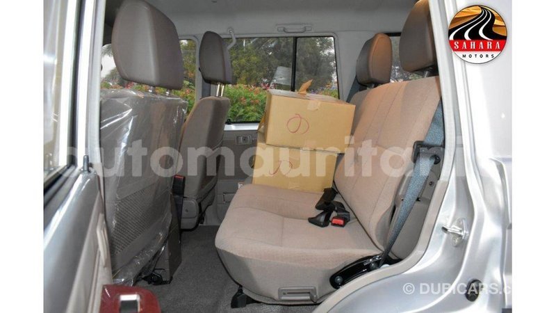 Big with watermark toyota land cruiser adrar import dubai 1987