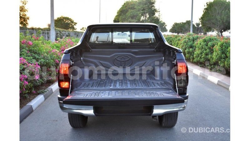 Big with watermark toyota hilux adrar import dubai 1989
