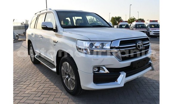 Buy Import Toyota Land Cruiser White Car in Import - Dubai in Adrar Buy Import Toyota Land Cruiser White Car in Import - Dubai in Adrar