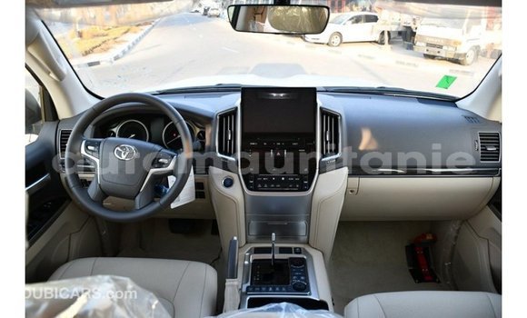 Buy Import Toyota Land Cruiser White Car in Import - Dubai in Adrar Buy Import Toyota Land Cruiser White Car in Import - Dubai in Adrar