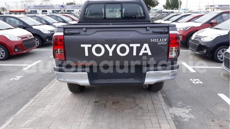 Big with watermark toyota hilux adrar import dubai 1998