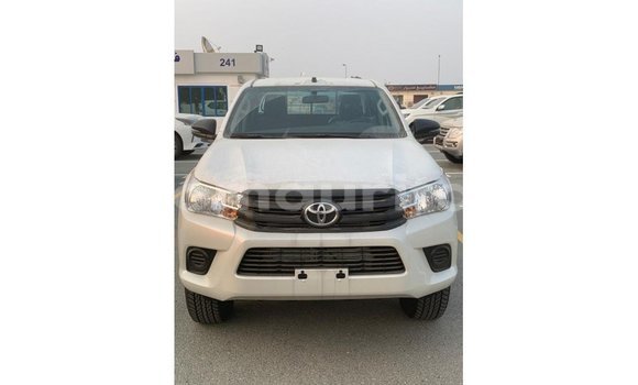 Buy Import Toyota Hilux White Car in Import - Dubai in Adrar Buy Import Toyota Hilux White Car in Import - Dubai in Adrar