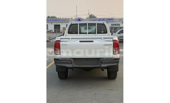 Buy Import Toyota Hilux White Car in Import - Dubai in Adrar Buy Import Toyota Hilux White Car in Import - Dubai in Adrar