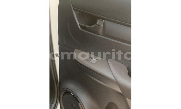 Buy Import Toyota Hilux White Car in Import - Dubai in Adrar Buy Import Toyota Hilux White Car in Import - Dubai in Adrar