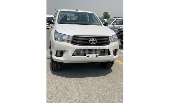 Buy Import Toyota Hilux White Car in Import - Dubai in Adrar Buy Import Toyota Hilux White Car in Import - Dubai in Adrar