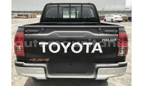 Acheter Import Voiture Toyota Hilux Noir à Import - Dubai, Adrar Acheter Import Voiture Toyota Hilux Noir à Import - Dubai, Adrar