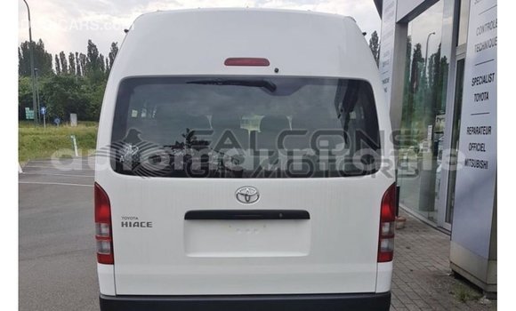 Acheter Import Voiture Toyota Hiace Blanc à Import - Dubai, Adrar Acheter Import Voiture Toyota Hiace Blanc à Import - Dubai, Adrar