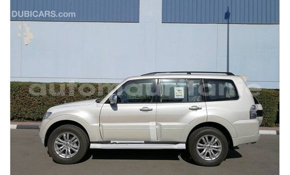 Buy Import Mitsubishi Pajero White Car in Import - Dubai in Adrar Buy Import Mitsubishi Pajero White Car in Import - Dubai in Adrar
