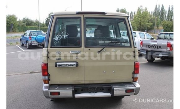 Acheter Import Voiture Toyota Land Cruiser Beige à Import - Dubai, Adrar Acheter Import Voiture Toyota Land Cruiser Beige à Import - Dubai, Adrar