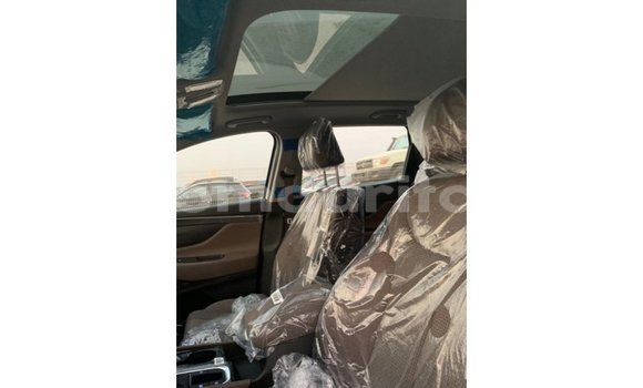 Acheter Import Voiture Hyundai Santa Fe Blanc à Import - Dubai, Adrar Acheter Import Voiture Hyundai Santa Fe Blanc à Import - Dubai, Adrar