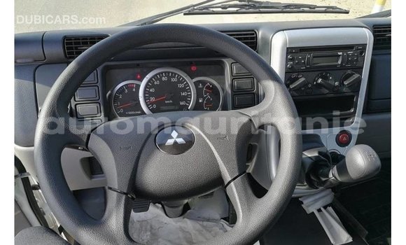 Acheter Import Voiture Mitsubishi Carisma Blanc à Import - Dubai, Adrar Acheter Import Voiture Mitsubishi Carisma Blanc à Import - Dubai, Adrar