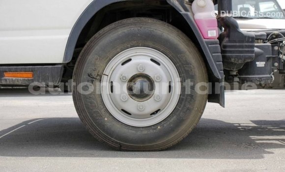 Acheter Import Voiture Mitsubishi Carisma Blanc à Import - Dubai, Adrar Acheter Import Voiture Mitsubishi Carisma Blanc à Import - Dubai, Adrar