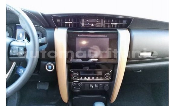Acheter Import Voiture Toyota Fortuner Blanc à Import - Dubai, Adrar Acheter Import Voiture Toyota Fortuner Blanc à Import - Dubai, Adrar