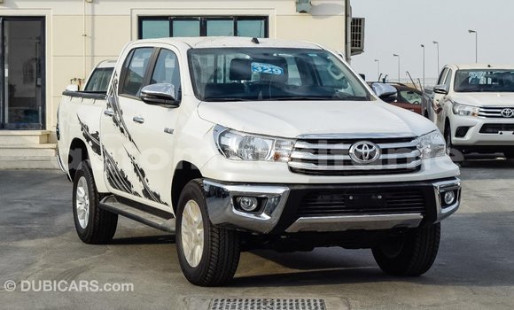 Acheter Import Voiture Toyota Hilux Blanc à Import - Dubai, Adrar Acheter Import Voiture Toyota Hilux Blanc à Import - Dubai, Adrar