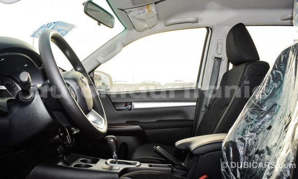 Acheter Import Voiture Toyota Hilux Blanc à Import - Dubai, Adrar Acheter Import Voiture Toyota Hilux Blanc à Import - Dubai, Adrar