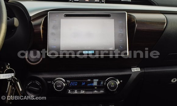 Acheter Import Voiture Toyota Hilux Blanc à Import - Dubai, Adrar Acheter Import Voiture Toyota Hilux Blanc à Import - Dubai, Adrar