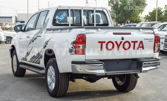 Acheter Import Voiture Toyota Hilux Blanc à Import - Dubai, Adrar Acheter Import Voiture Toyota Hilux Blanc à Import - Dubai, Adrar