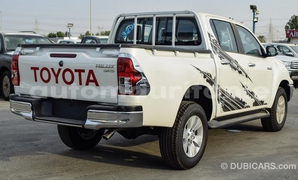 Acheter Import Voiture Toyota Hilux Blanc à Import - Dubai, Adrar Acheter Import Voiture Toyota Hilux Blanc à Import - Dubai, Adrar