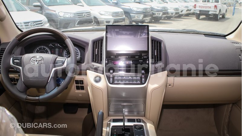Big with watermark toyota land cruiser adrar import dubai 2035