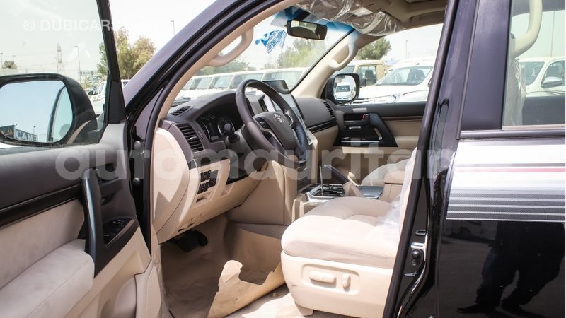 Big with watermark toyota land cruiser adrar import dubai 2035