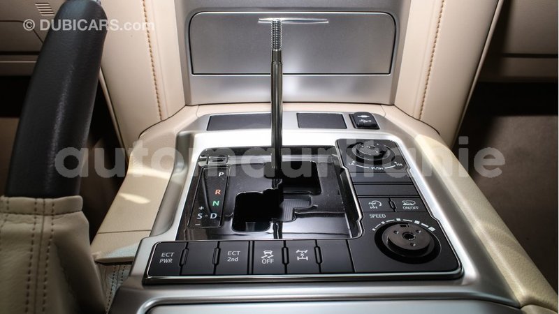 Big with watermark toyota land cruiser adrar import dubai 2035