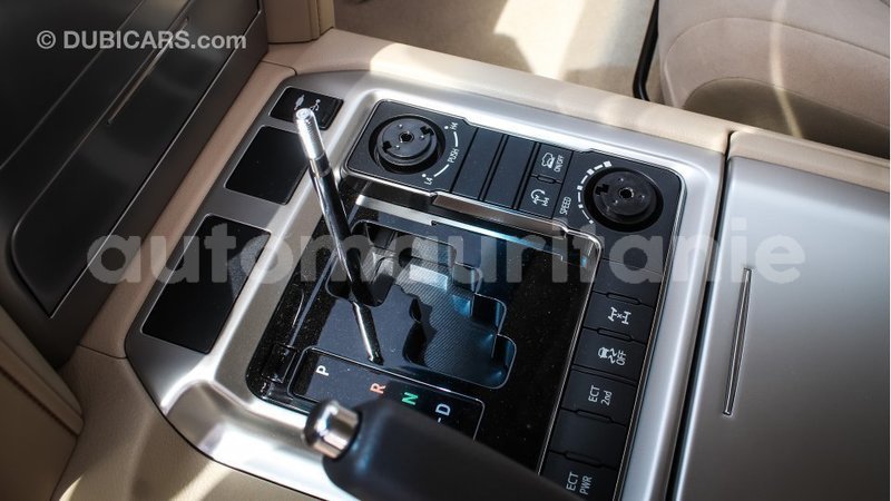 Big with watermark toyota land cruiser adrar import dubai 2035