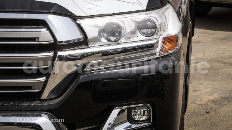 Big with watermark toyota land cruiser adrar import dubai 2035