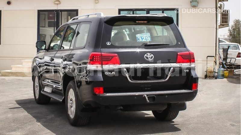 Big with watermark toyota land cruiser adrar import dubai 2035