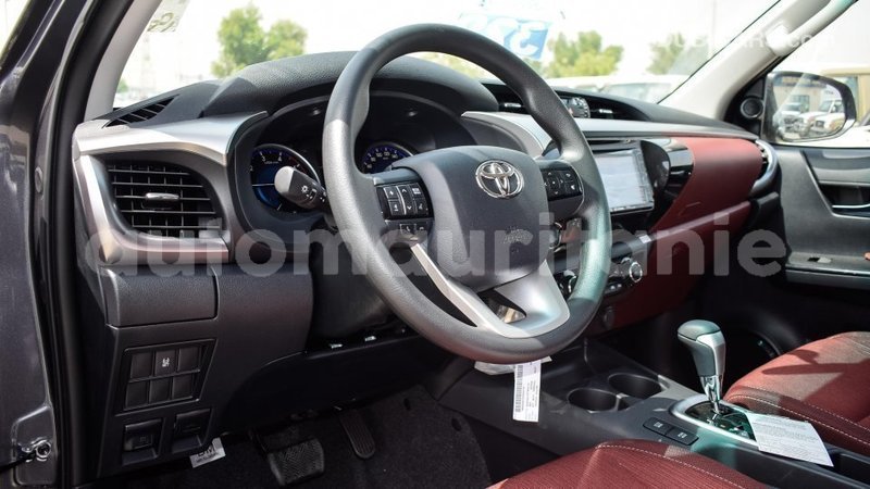 Big with watermark toyota hilux adrar import dubai 2037