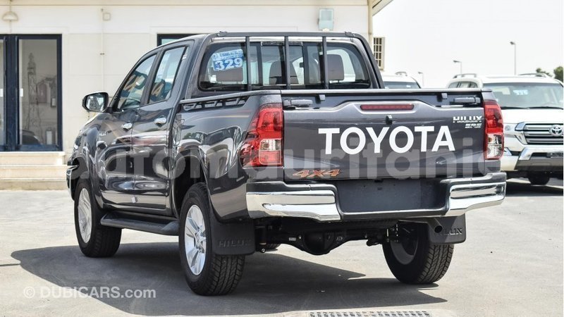Big with watermark toyota hilux adrar import dubai 2037