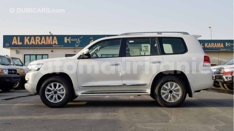 Big with watermark toyota land cruiser adrar import dubai 2038