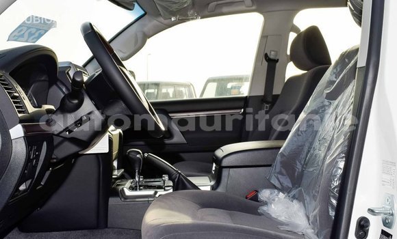 Acheter Import Voiture Toyota Land Cruiser Blanc à Import - Dubai, Adrar Acheter Import Voiture Toyota Land Cruiser Blanc à Import - Dubai, Adrar