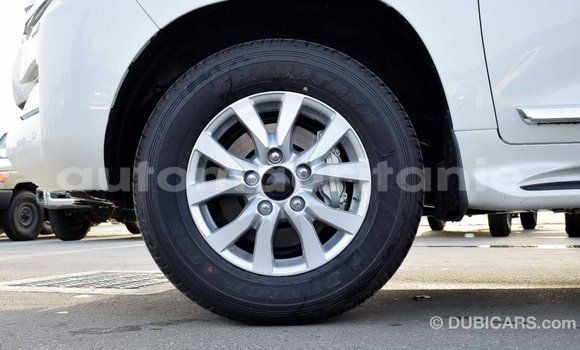 Acheter Import Voiture Toyota Land Cruiser Blanc à Import - Dubai, Adrar Acheter Import Voiture Toyota Land Cruiser Blanc à Import - Dubai, Adrar
