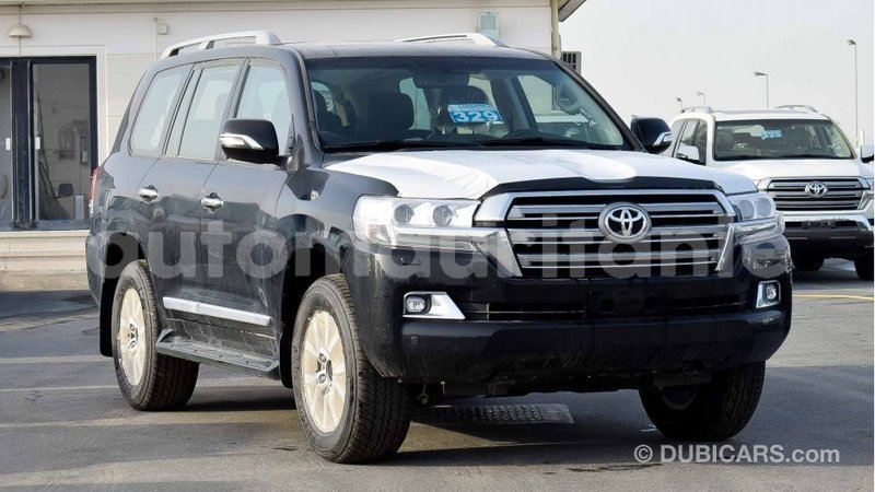 Big with watermark toyota land cruiser adrar import dubai 2039