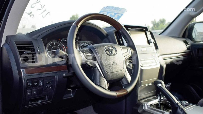Big with watermark toyota land cruiser adrar import dubai 2039