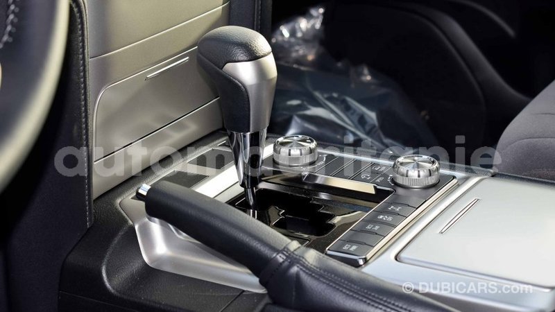 Big with watermark toyota land cruiser adrar import dubai 2039