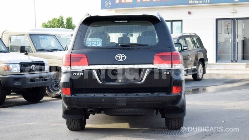 Big with watermark toyota land cruiser adrar import dubai 2039