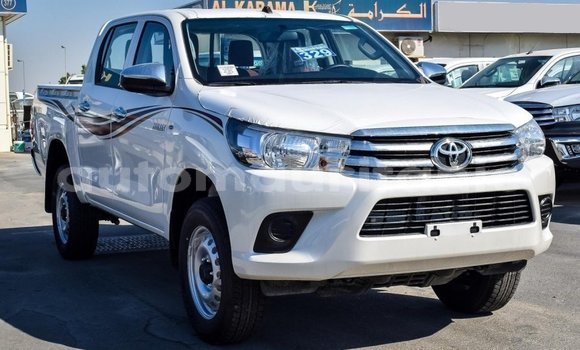 Acheter Import Voiture Toyota Hilux Blanc à Import - Dubai, Adrar Acheter Import Voiture Toyota Hilux Blanc à Import - Dubai, Adrar