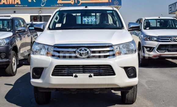 Acheter Import Voiture Toyota Hilux Blanc à Import - Dubai, Adrar Acheter Import Voiture Toyota Hilux Blanc à Import - Dubai, Adrar