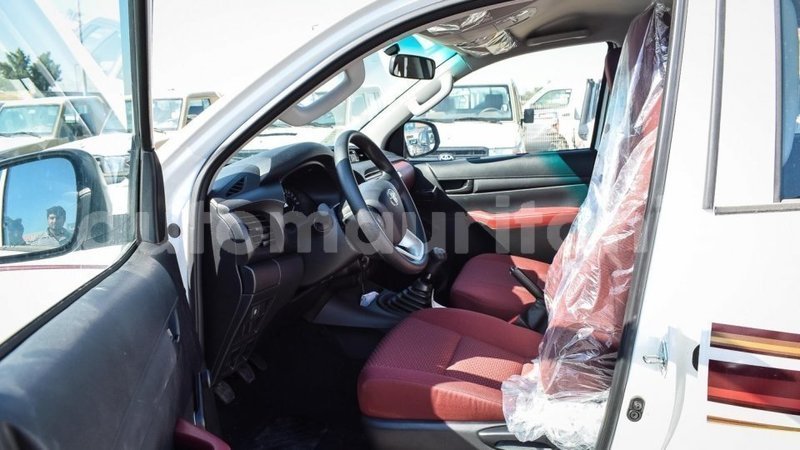 Big with watermark toyota hilux adrar import dubai 2040