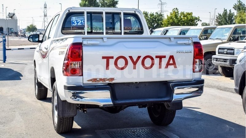 Big with watermark toyota hilux adrar import dubai 2041
