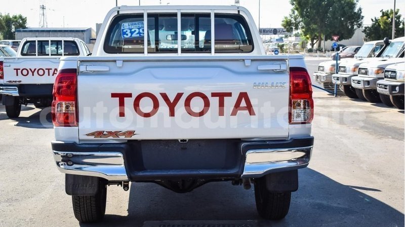 Big with watermark toyota hilux adrar import dubai 2041