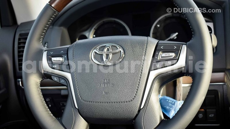 Big with watermark toyota land cruiser adrar import dubai 2043
