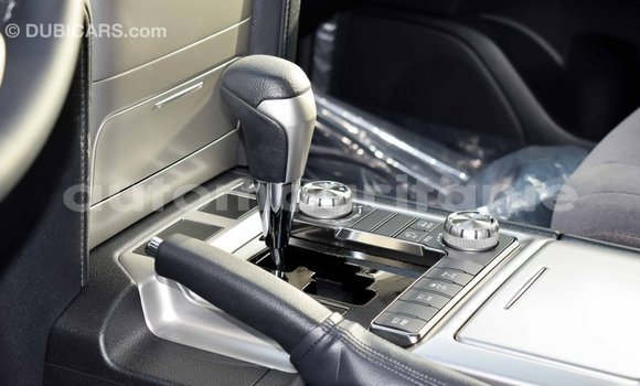 Acheter Import Voiture Toyota Land Cruiser Noir à Import - Dubai, Adrar Acheter Import Voiture Toyota Land Cruiser Noir à Import - Dubai, Adrar