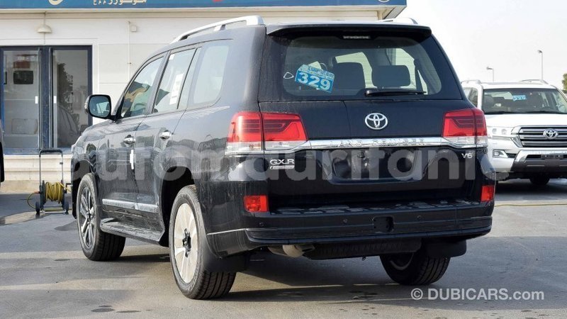 Big with watermark toyota land cruiser adrar import dubai 2043