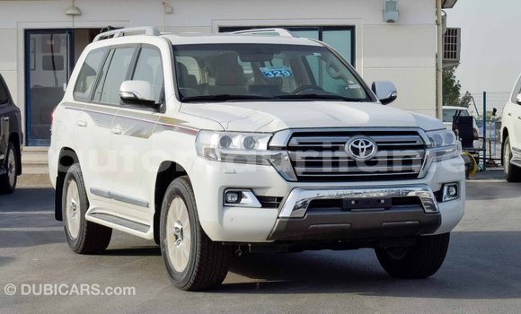 Acheter Import Voiture Toyota Land Cruiser Blanc à Import - Dubai, Adrar Acheter Import Voiture Toyota Land Cruiser Blanc à Import - Dubai, Adrar